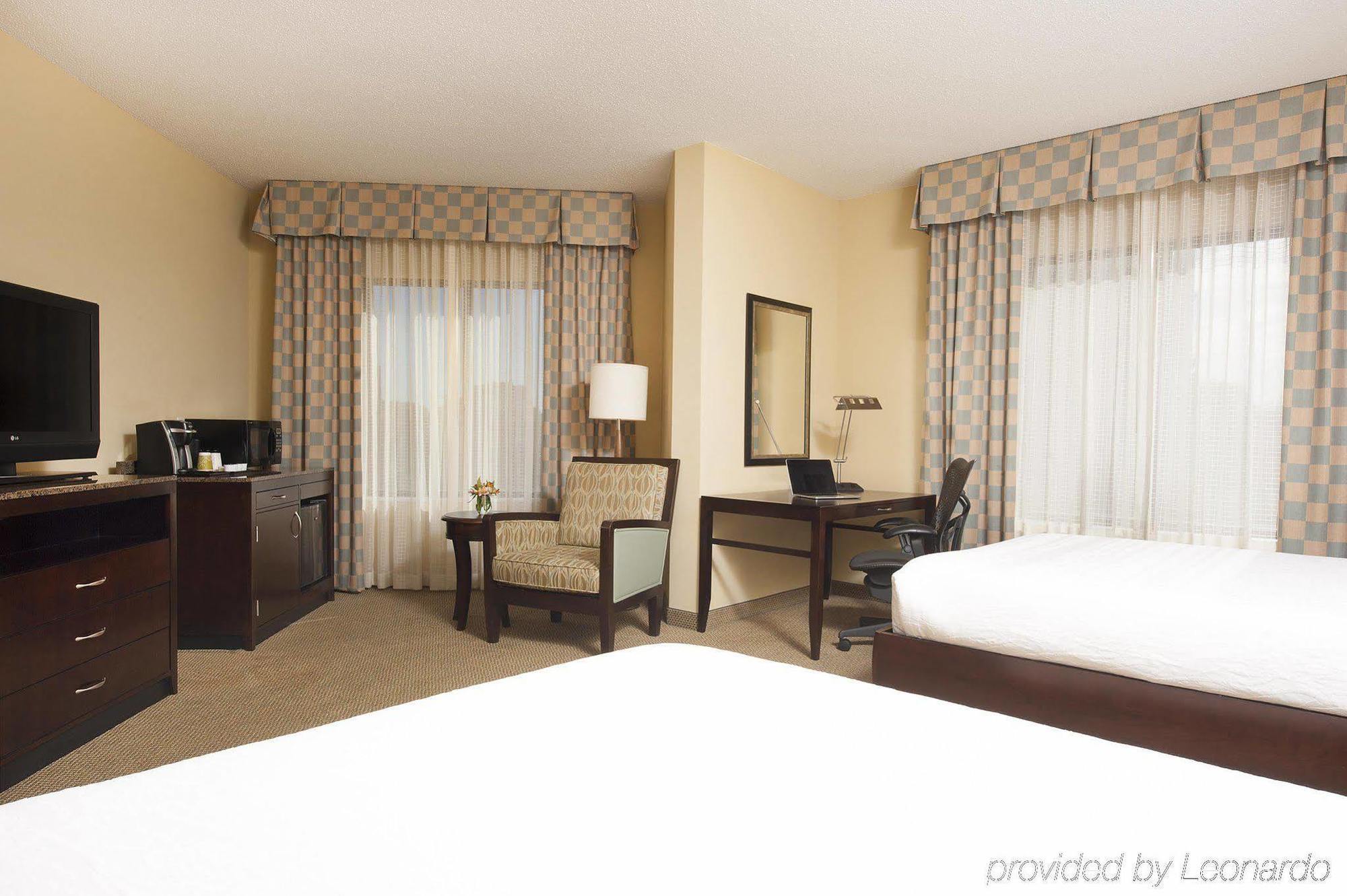 Hilton Garden Inn Minneapolis Downtown Exterior foto